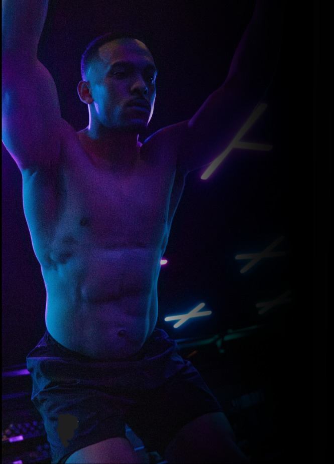 An athlete training under the Après studio lights